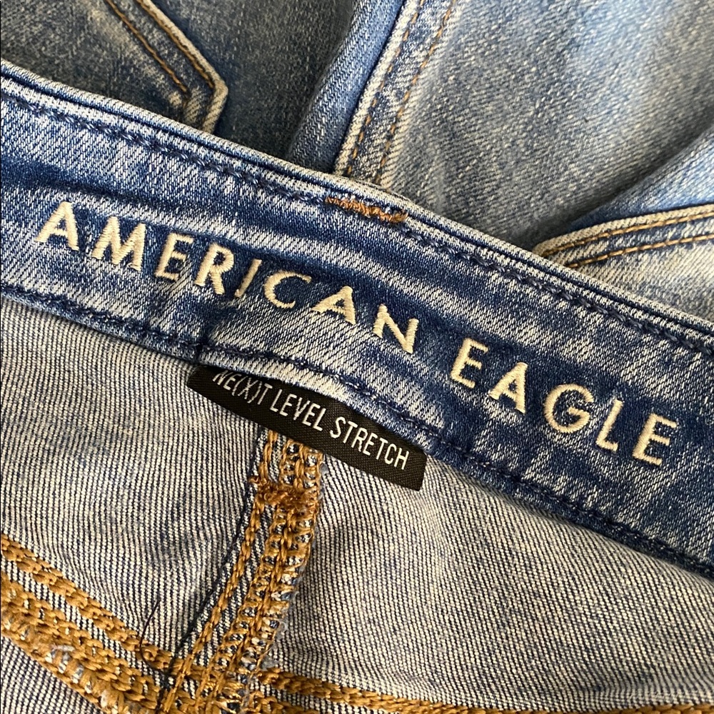 AMERICAN EAGLE Curvy High Rise Shortie distressed jean shorts size women’s 4 - Picture 8 of 10
